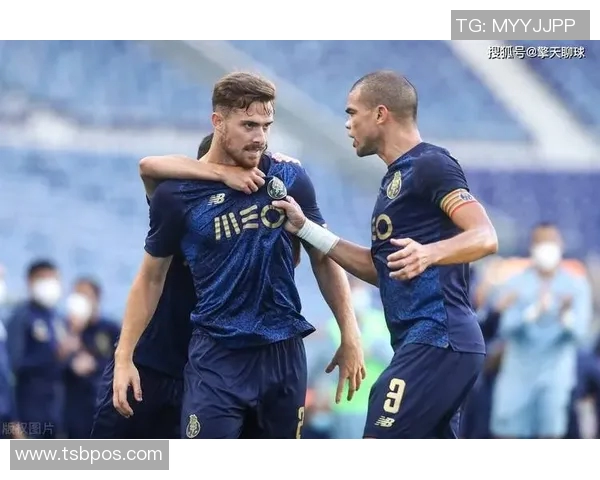 凌晨3点法甲7冠王因财政违规遭降级巴黎俱乐部却依然安然无恙